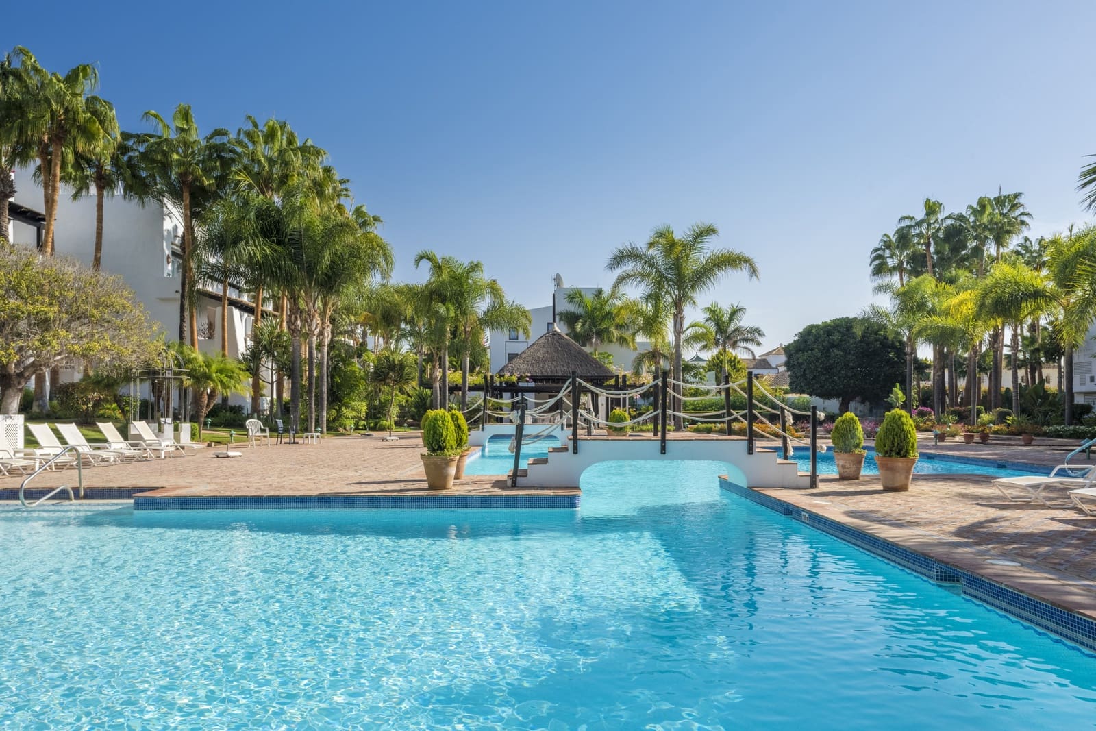 Ático de 3 habitaciones en Marbella en venta con piscina garaje - 6.450.000 € (Ref: 9770408)