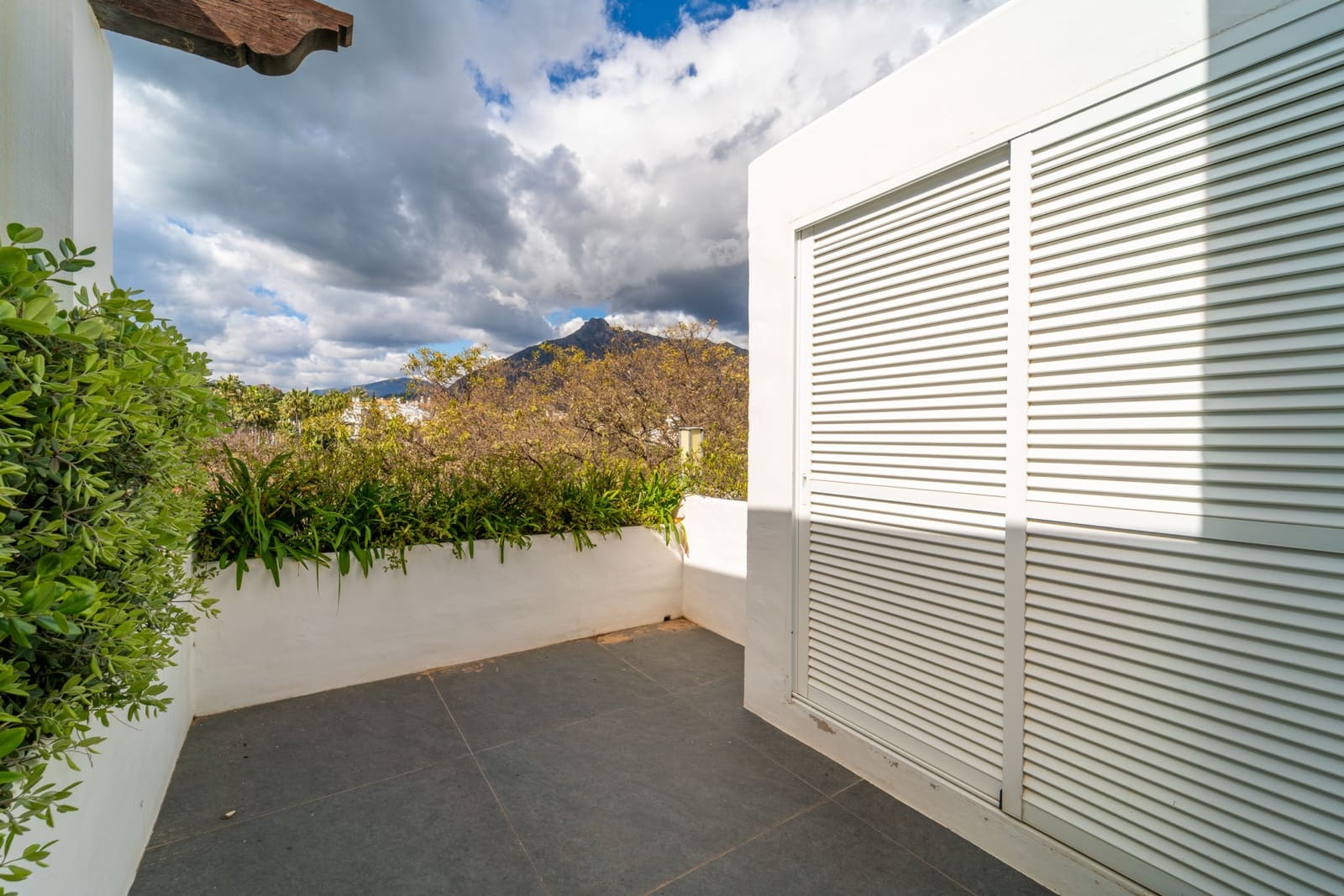 3 soverom Penthouse til salgs i Marbella med svømmebasseng garasje - € 6 450 000 (Ref: 9770408)