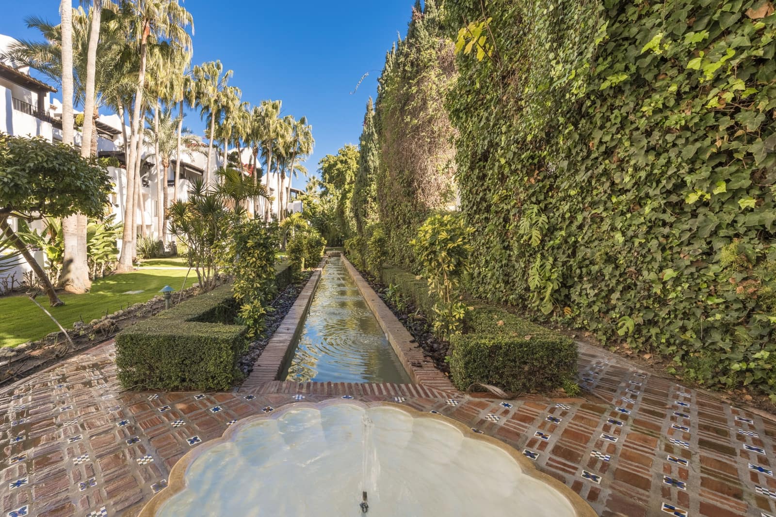 3 soverom Penthouse til salgs i Marbella med svømmebasseng garasje - € 6 450 000 (Ref: 9770408)