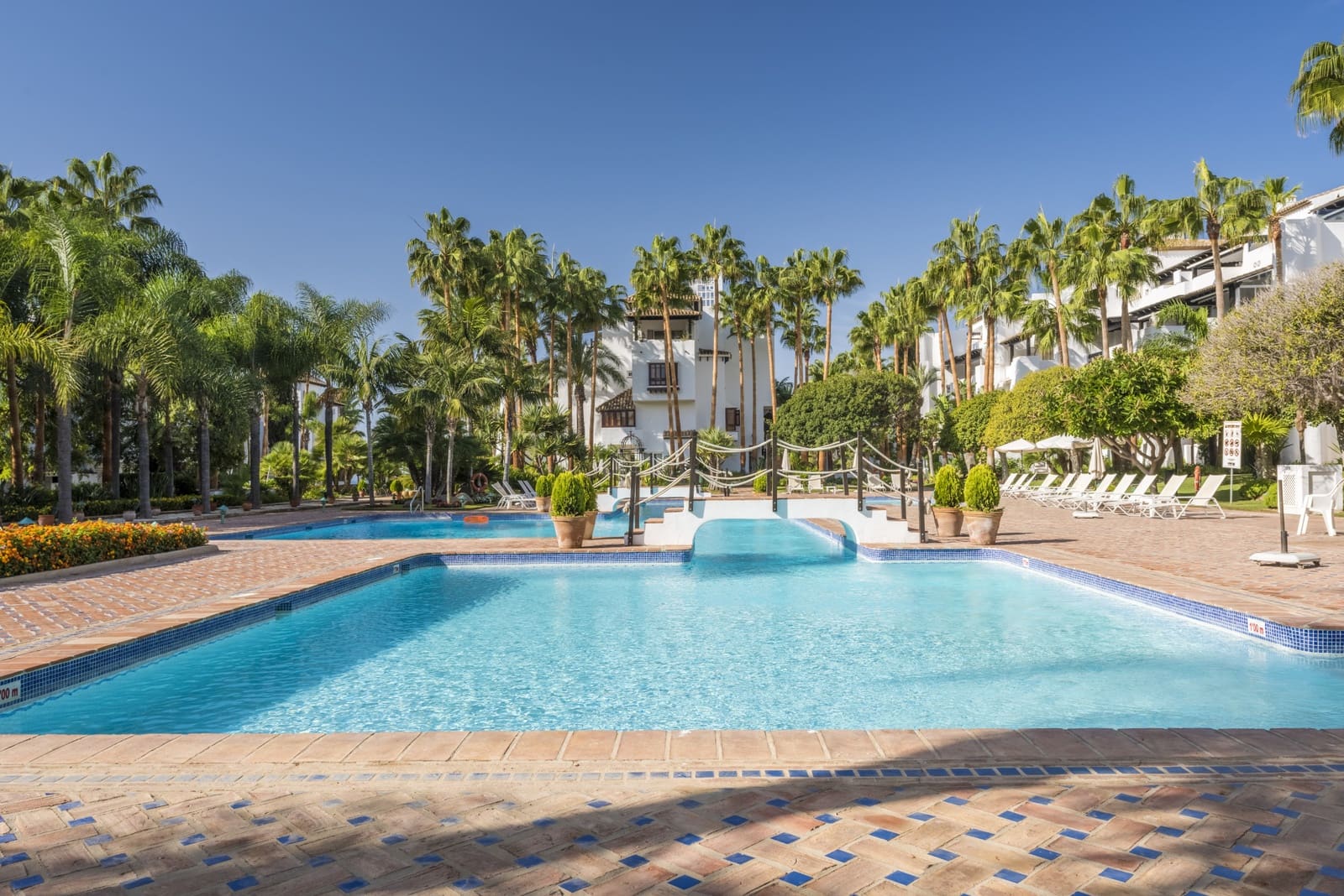 3 soverom Penthouse til salgs i Marbella med svømmebasseng garasje - € 6 450 000 (Ref: 9770408)