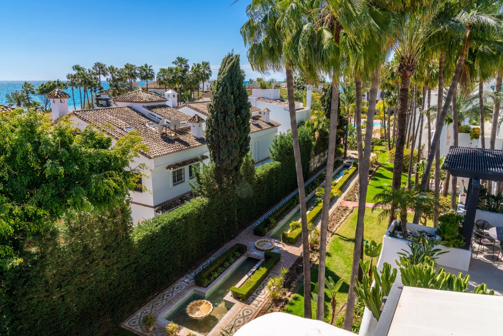 3 soverom Penthouse til salgs i Marbella med svømmebasseng garasje - € 6 450 000 (Ref: 9770408)
