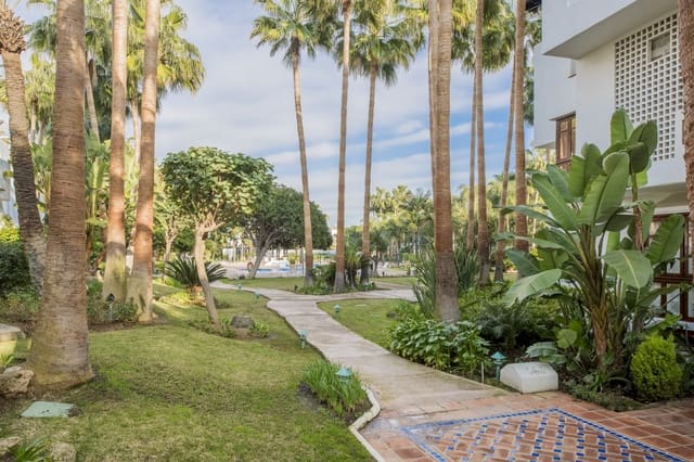 3 bedroom Penthouse for sale in Marbella with pool garage - € 6,250,000 (Ref: 9770408)