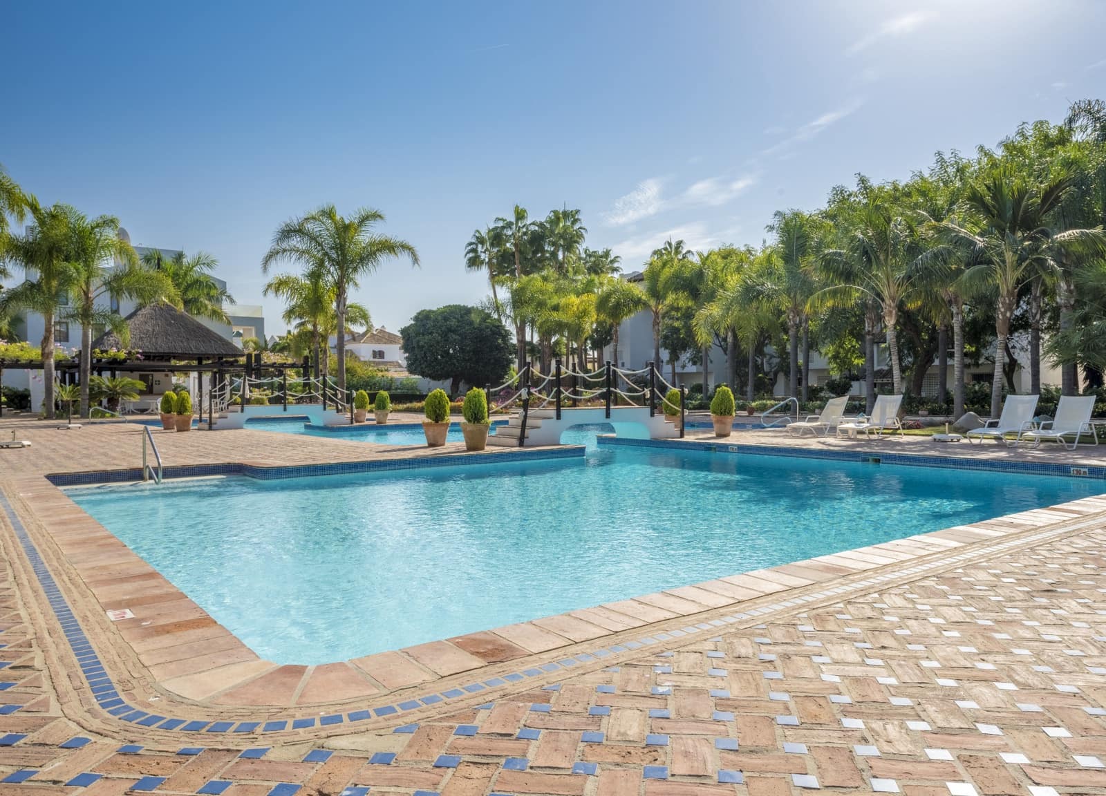 3 soverom Penthouse til salgs i Marbella med svømmebasseng garasje - € 6 450 000 (Ref: 9770408)