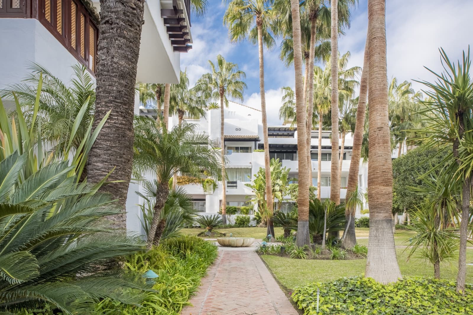3 soverom Penthouse til salgs i Marbella med svømmebasseng garasje - € 6 450 000 (Ref: 9770408)