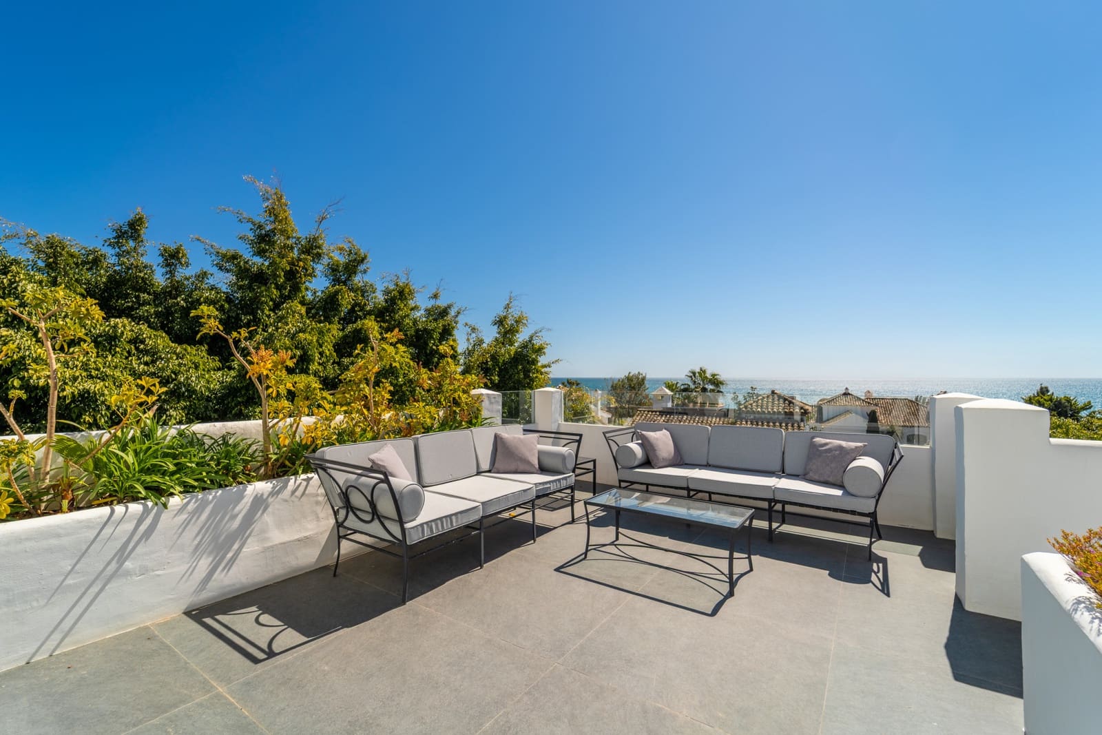 3 bedroom Penthouse for sale in Marbella with pool garage - € 6,250,000 (Ref: 9770408)