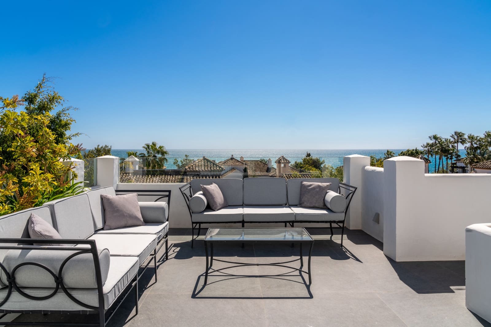 3 bedroom Penthouse for sale in Marbella with pool garage - € 6,250,000 (Ref: 9770408)