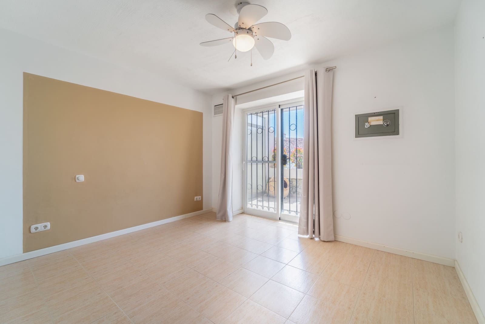 4 bedroom Villa for sale in Nueva Andalucia with pool garage - € 2,195,000 (Ref: 9770409)