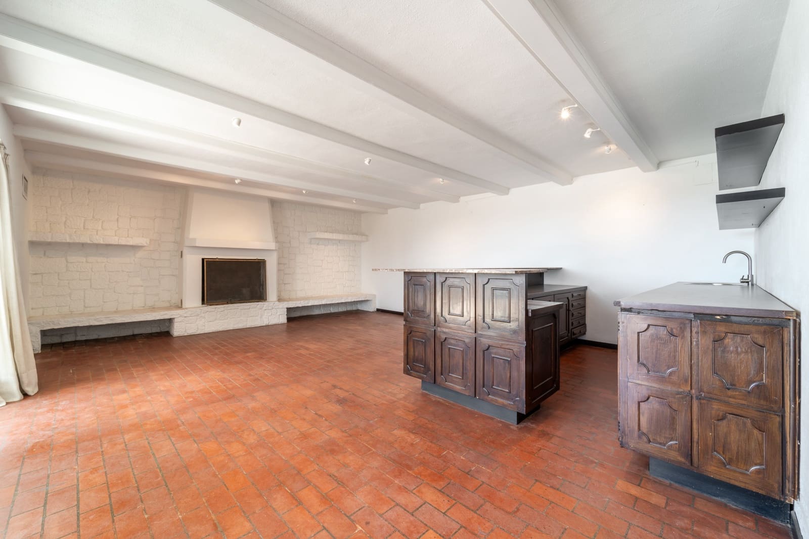 4 bedroom Villa for sale in Nueva Andalucia with pool garage - € 2,195,000 (Ref: 9770409)