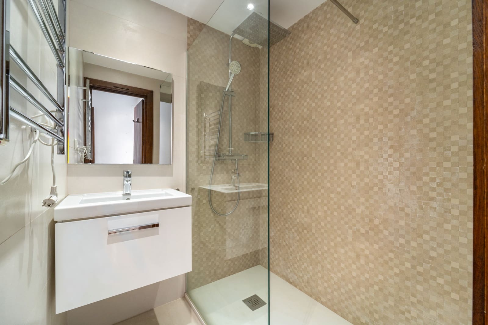 4 bedroom Villa for sale in Nueva Andalucia with pool garage - € 2,195,000 (Ref: 9770409)