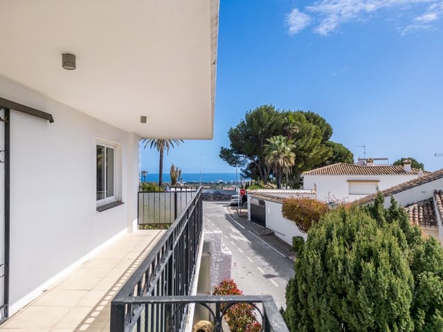 4 soveværelse Villa til salg i Nueva Andalucia, Marbella med swimmingpool garage - € 2.195.000 (Ref: 9770409)