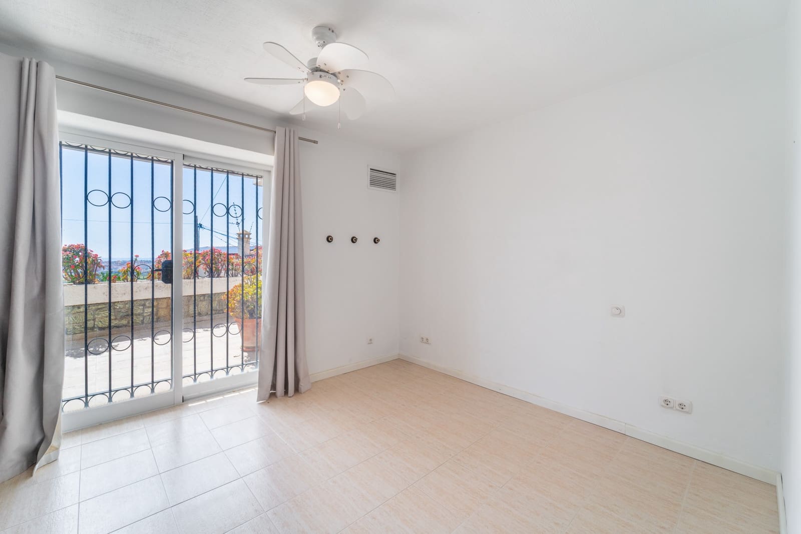 4 Zimmer Villa zu verkaufen in Nueva Andalucia mit Pool Garage - 2.195.000 € (Ref: 9770409)