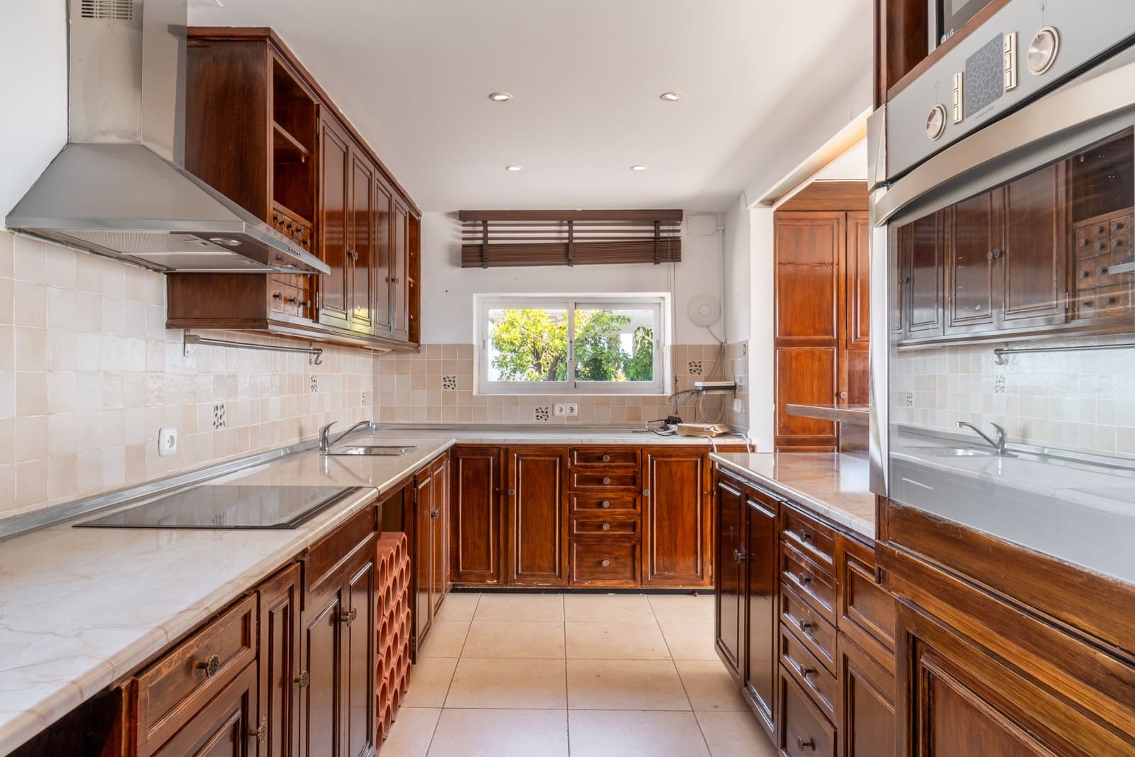 4 Zimmer Villa zu verkaufen in Nueva Andalucia mit Pool Garage - 2.195.000 € (Ref: 9770409)