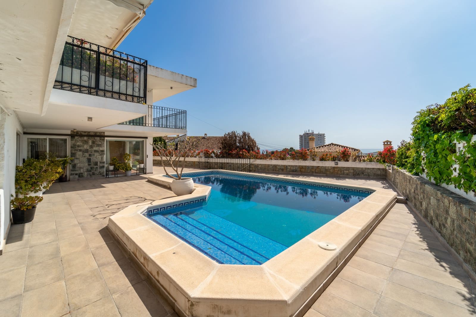 4 Zimmer Villa zu verkaufen in Nueva Andalucia mit Pool Garage - 2.195.000 € (Ref: 9770409)