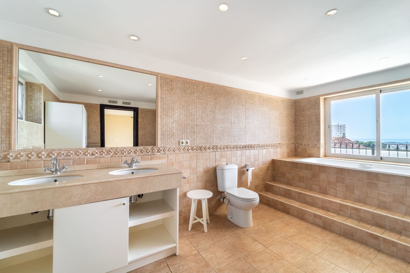4 Zimmer Villa zu verkaufen in Nueva Andalucia mit Pool Garage - 2.195.000 € (Ref: 9770409)
