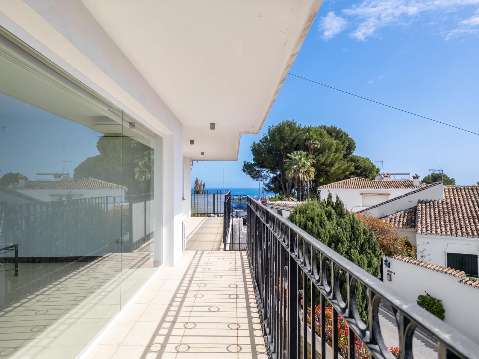 4 Zimmer Villa zu verkaufen in Nueva Andalucia mit Pool Garage - 2.195.000 € (Ref: 9770409)