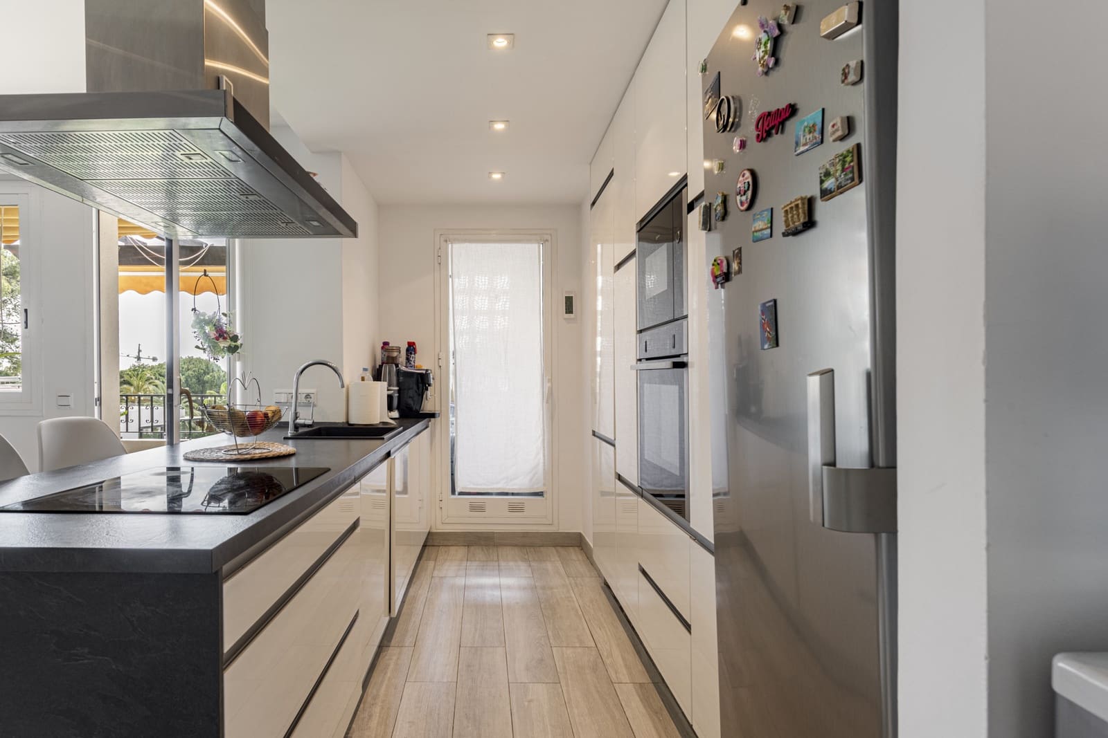 3 soveværelse Penthouse til leje i Marbella med swimmingpool garage - € 3.000 (Ref: 9775883)