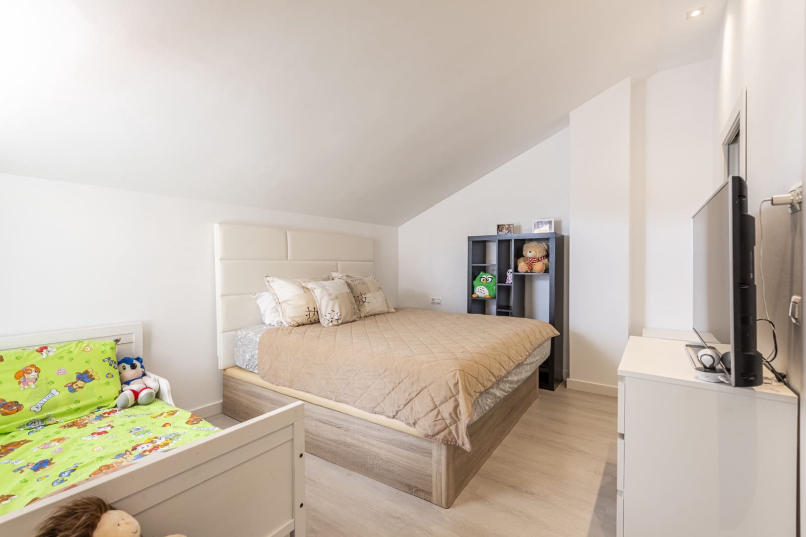 3 soveværelse Penthouse til leje i Marbella med swimmingpool garage - € 3.000 (Ref: 9775883)