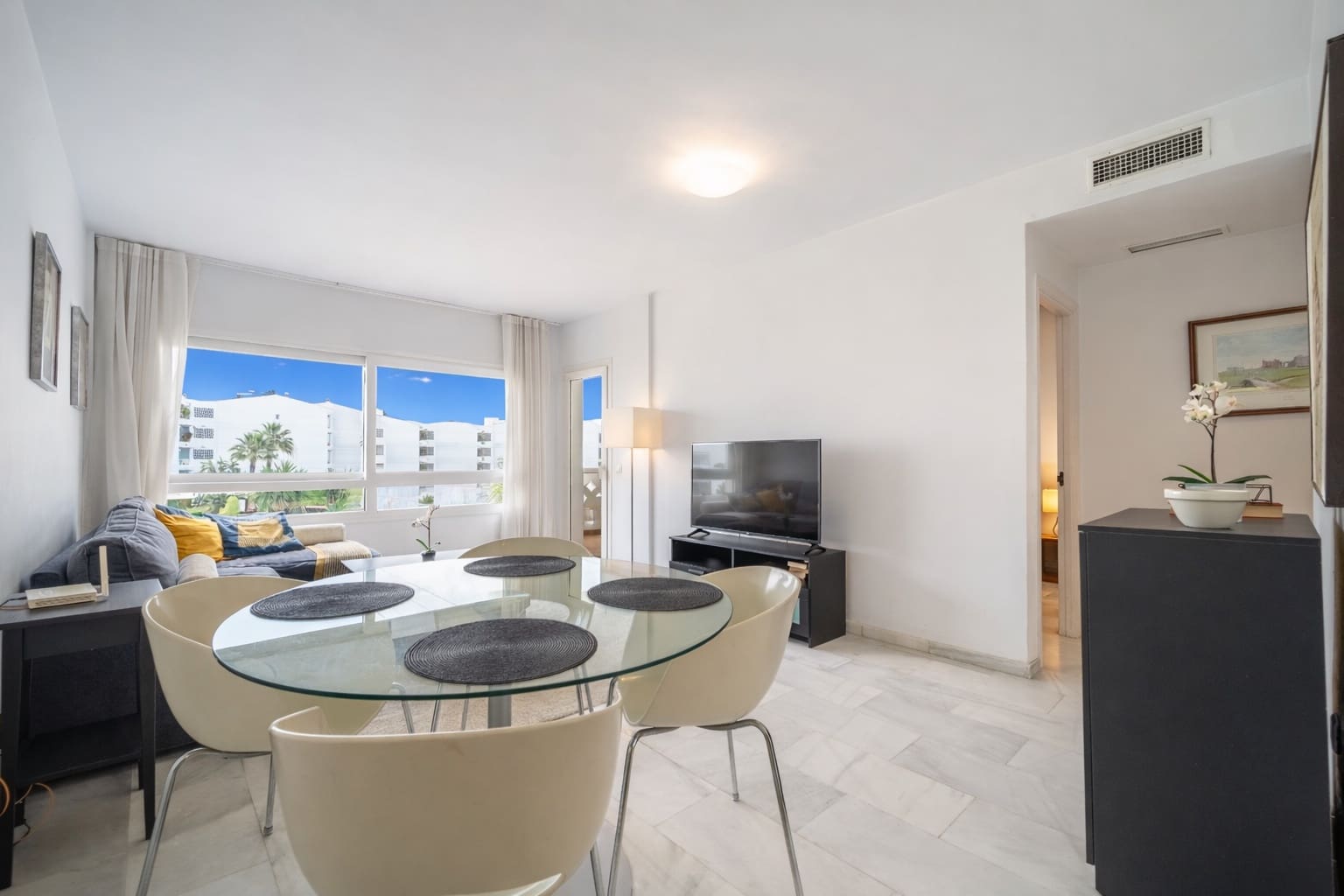 2 sypialnia Apartament na sprzedaż w Marbella z basenem garażem - 695 000 € (Ref: 9777850)