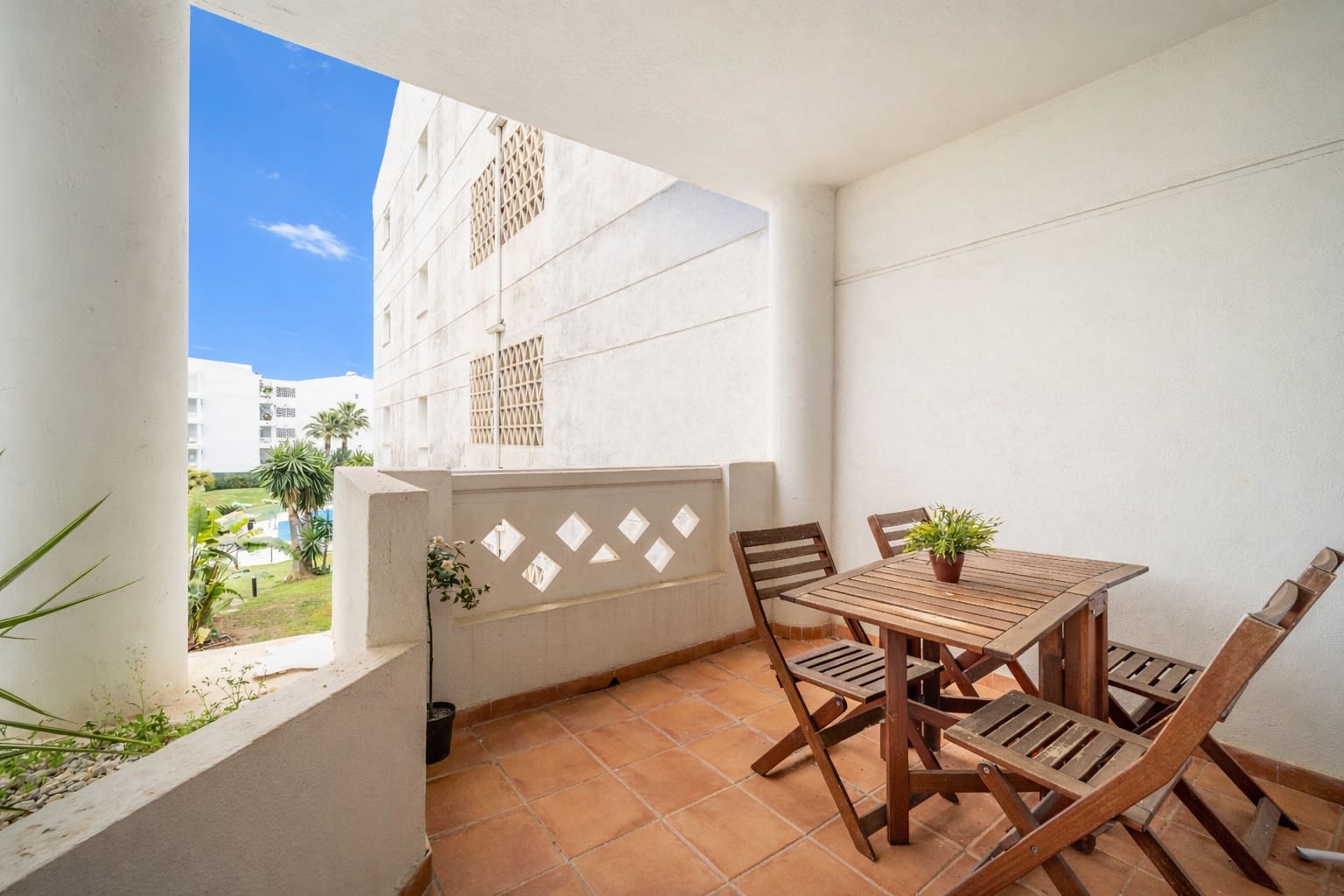 2 sypialnia Apartament na sprzedaż w Marbella z basenem garażem - 695 000 € (Ref: 9777850)