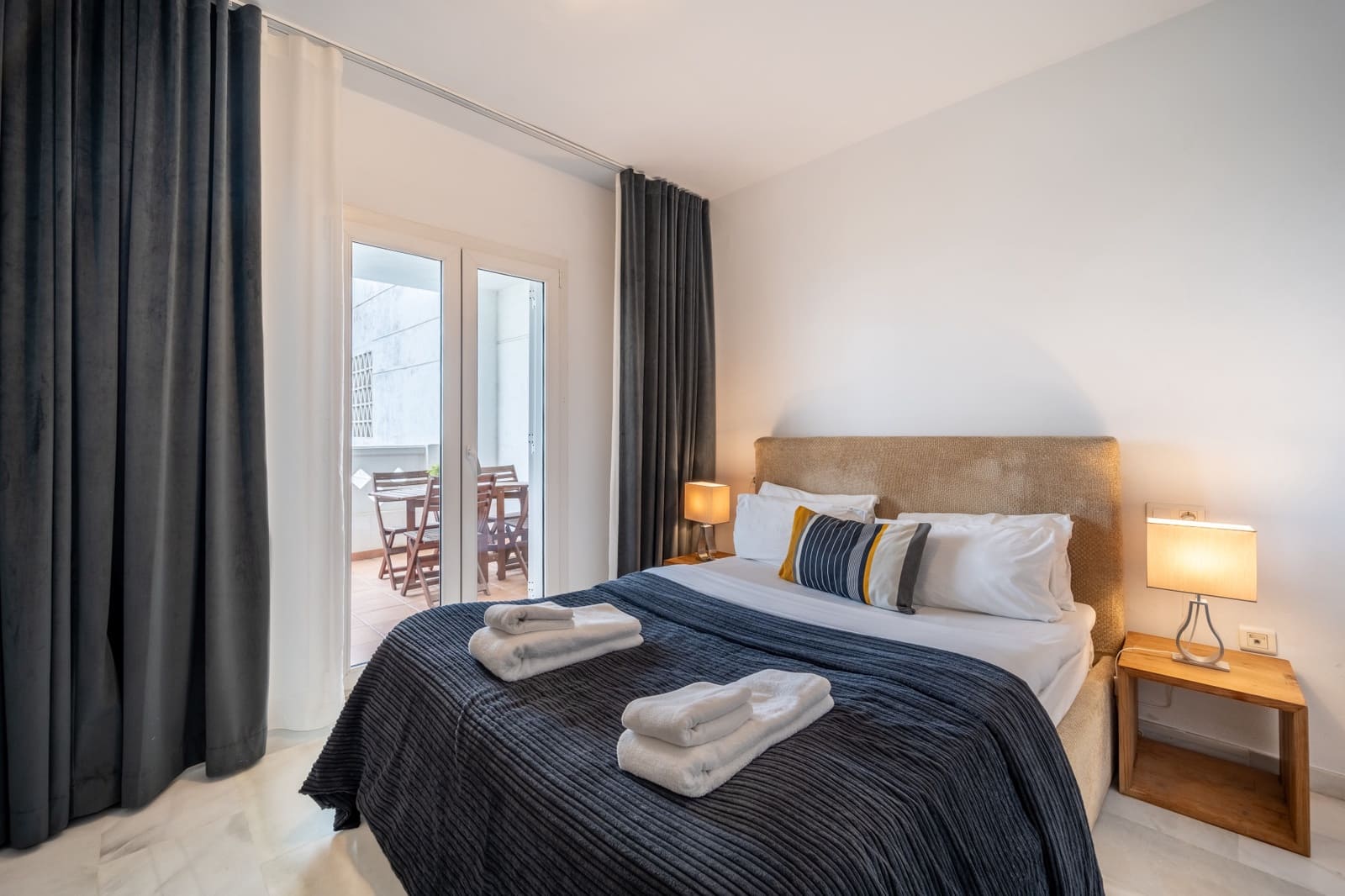 2 sypialnia Apartament na sprzedaż w Marbella z basenem garażem - 695 000 € (Ref: 9777850)