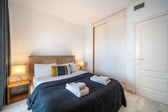 2 sypialnia Apartament na sprzedaż w Marbella z basenem garażem - 695 000 € (Ref: 9777850)