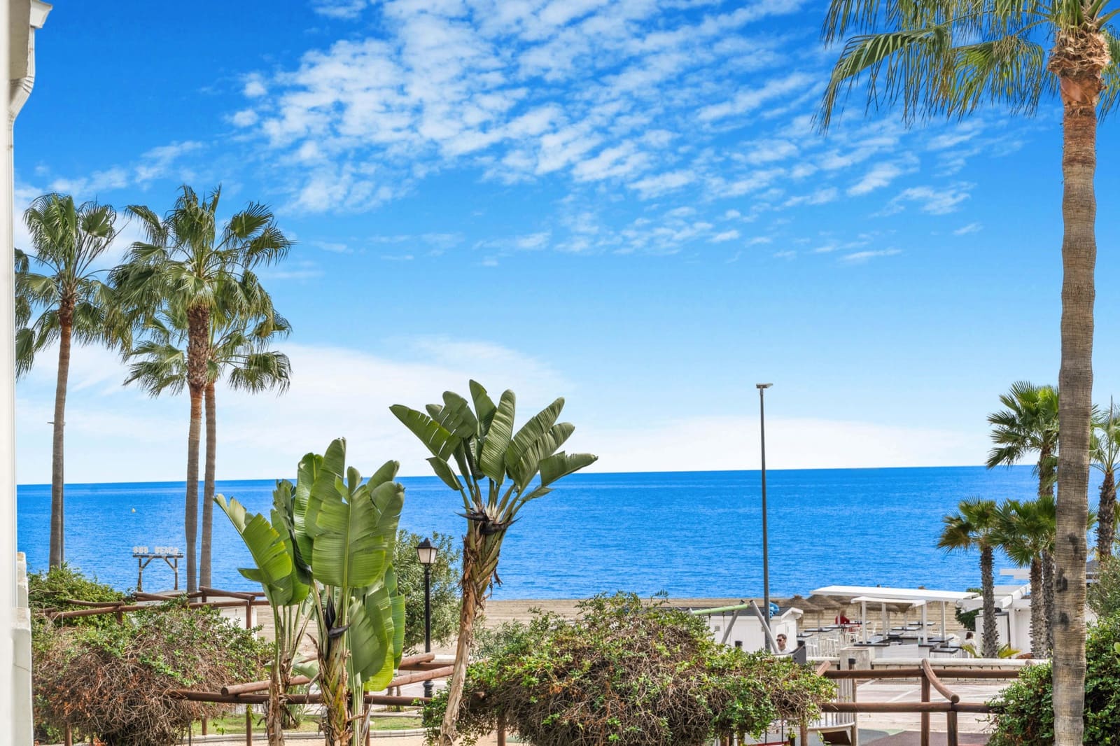 2 sypialnia Apartament na sprzedaż w Marbella z basenem garażem - 695 000 € (Ref: 9777850)