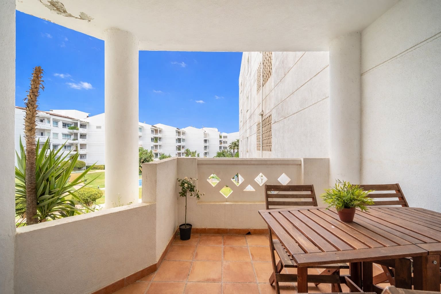 2 bedroom Apartment for sale in Marbella with pool garage - € 749,000 (Ref: 9777850)