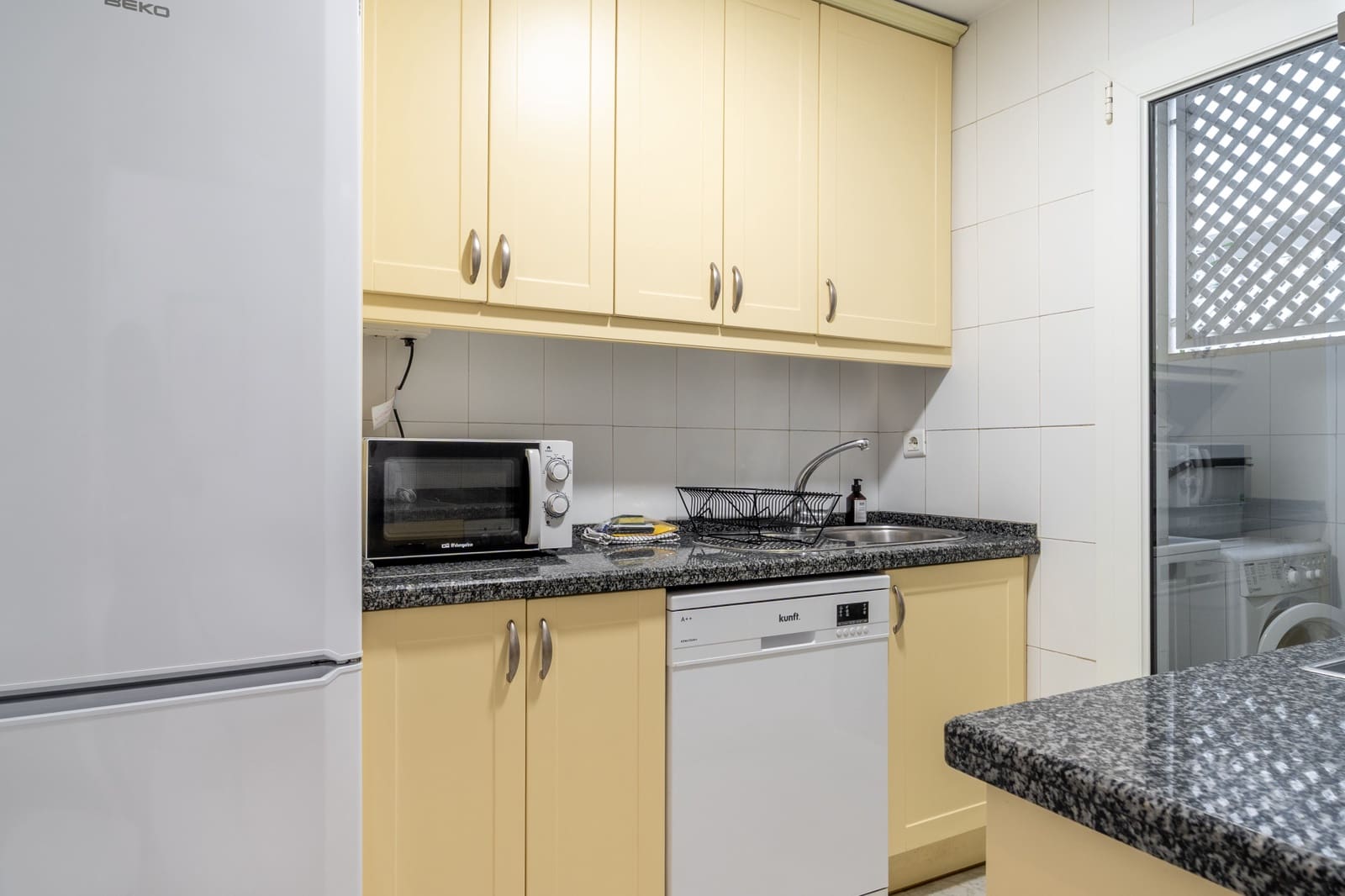2 bedroom Apartment for sale in Marbella with pool garage - € 749,000 (Ref: 9777850)