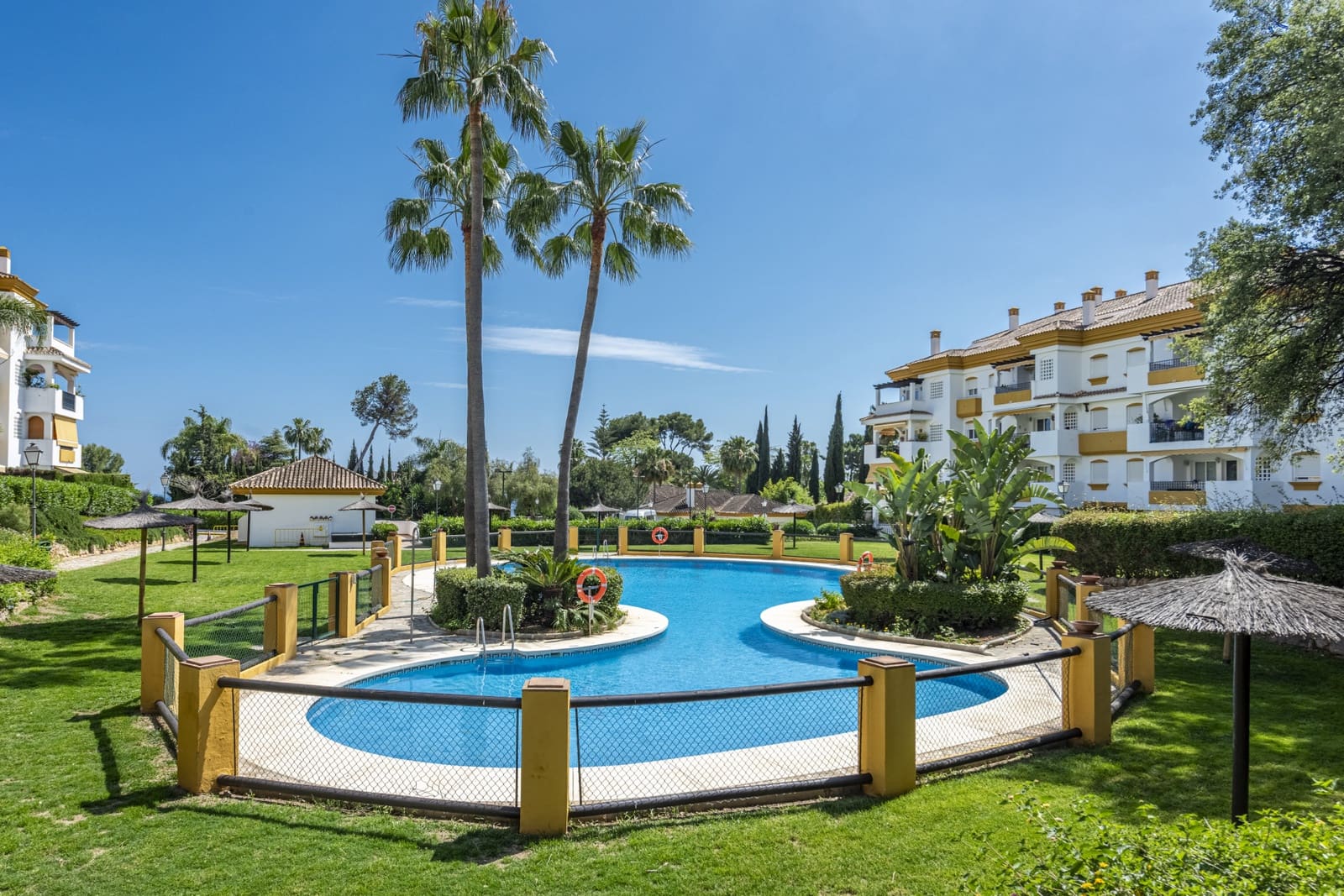 3 soveværelse Penthouse til salg i Marbella med swimmingpool garage - € 675.000 (Ref: 9777851)