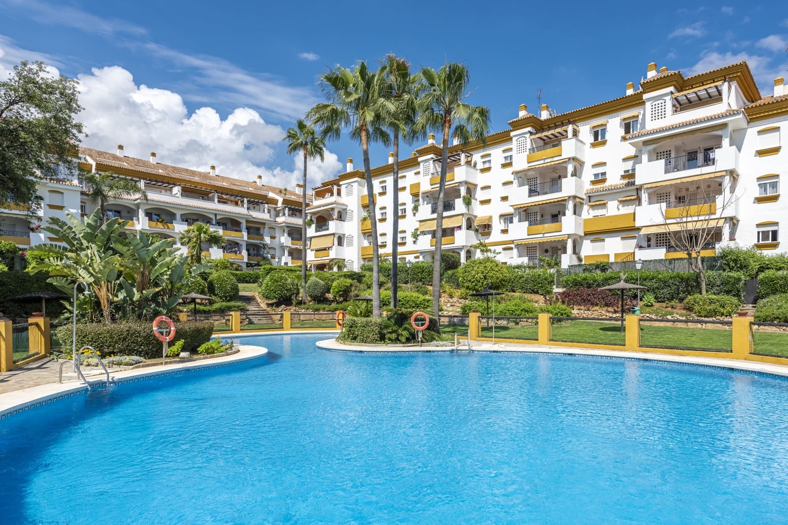 3 soveværelse Penthouse til salg i Marbella med swimmingpool garage - € 675.000 (Ref: 9777851)