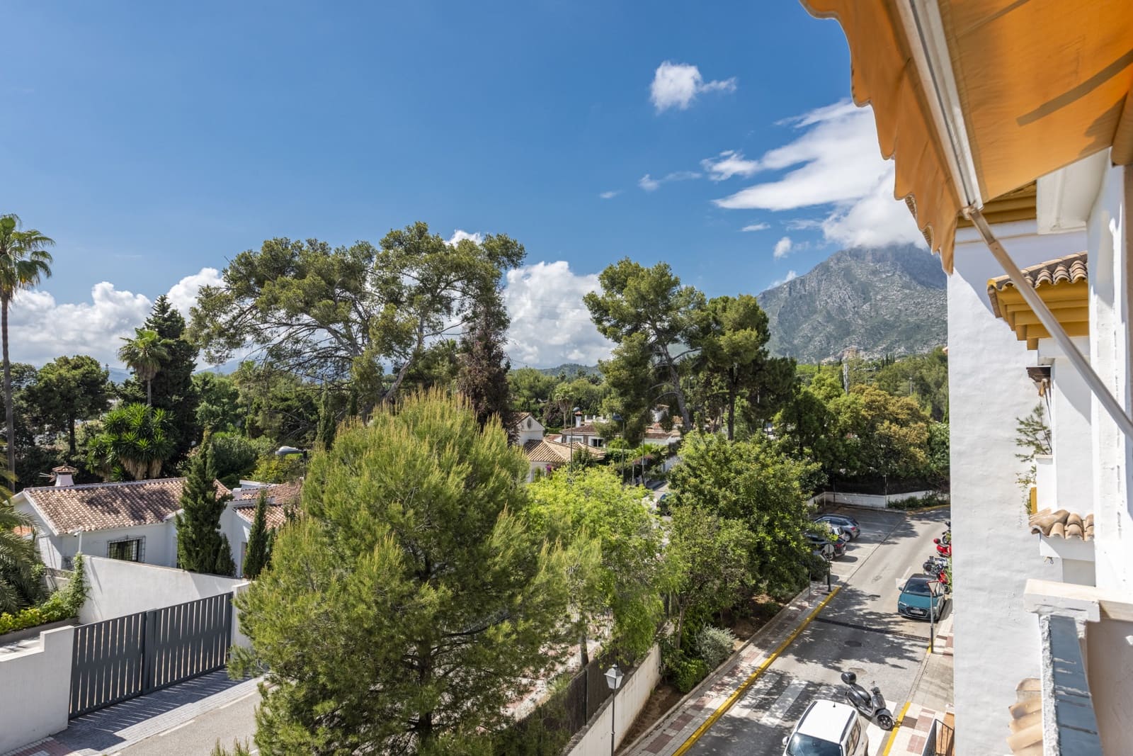 3 soveværelse Penthouse til salg i Marbella med swimmingpool garage - € 675.000 (Ref: 9777851)