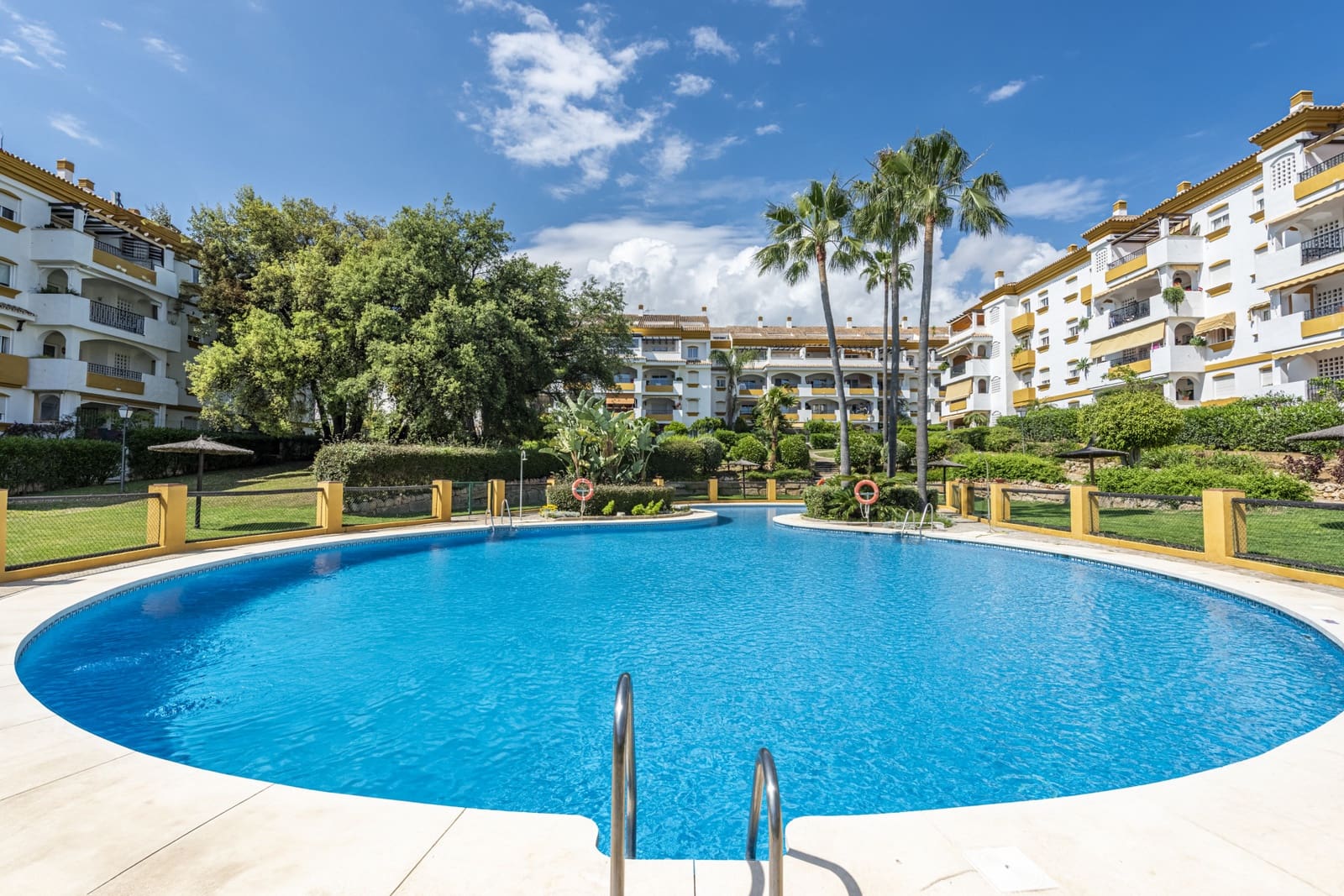 3 soveværelse Penthouse til salg i Marbella med swimmingpool garage - € 675.000 (Ref: 9777851)