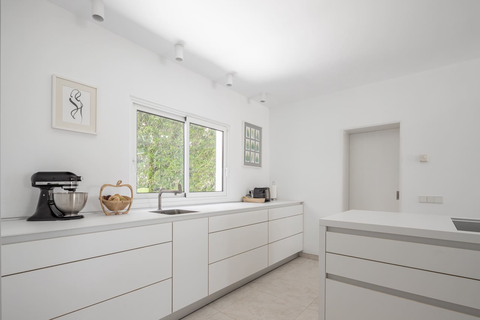 4 soverom Villa til salgs i Golden Mile med svømmebasseng garasje - € 8 400 (Ref: 9778604)