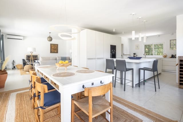 4 soverom Villa til salgs i Sierra Blanca, Marbella med svømmebasseng garasje - € 8 400 (Ref: 9778604)