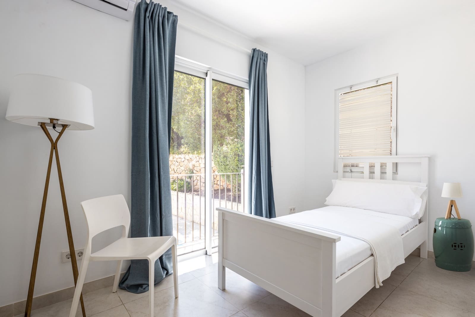 Villa/Maison de 4 chambres de location de vacances à Golden Mile avec piscine garage - 8 400 € (Ref: 9778604)