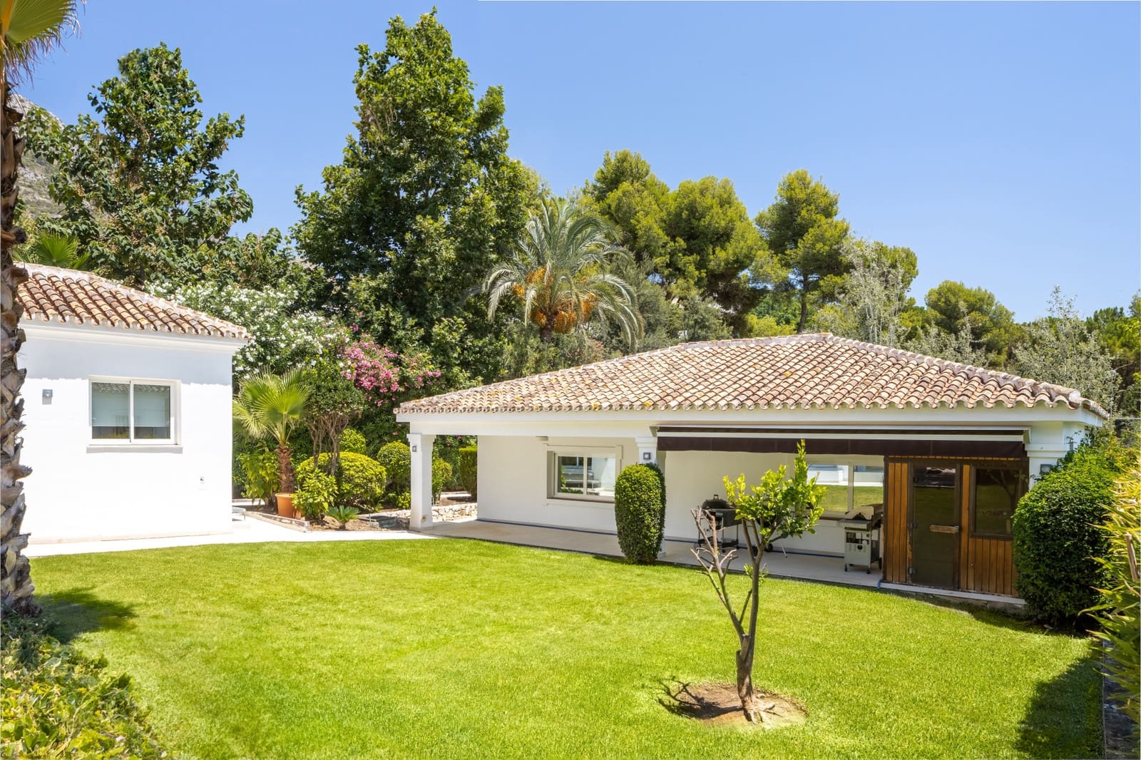 Villa/Maison de 4 chambres de location de vacances à Golden Mile avec piscine garage - 8 400 € (Ref: 9778604)