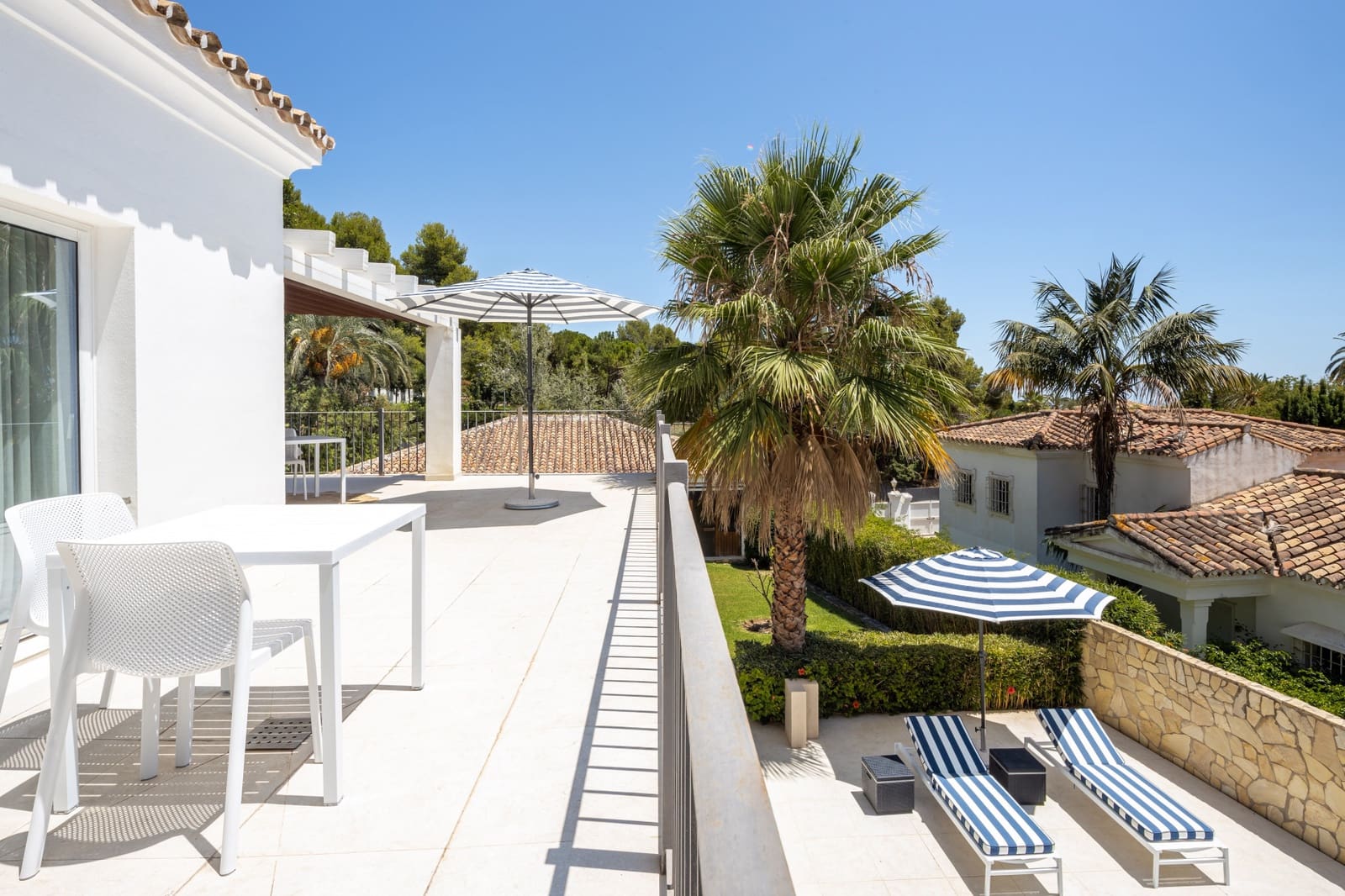 Villa/Maison de 4 chambres de location de vacances à Golden Mile avec piscine garage - 8 400 € (Ref: 9778604)