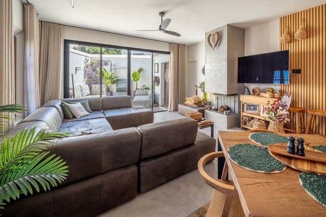 3 chambre Maison de Ville à vendre à Marbella avec piscine - 1 195 000 € (Ref: 9783175)