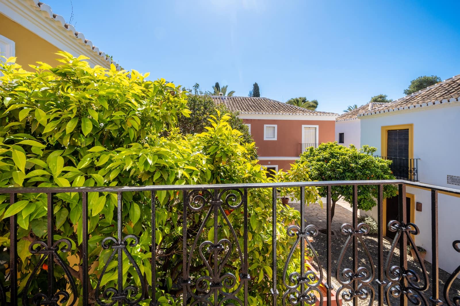 3 chambre Maison de Ville à vendre à Marbella avec piscine - 1 195 000 € (Ref: 9783175)