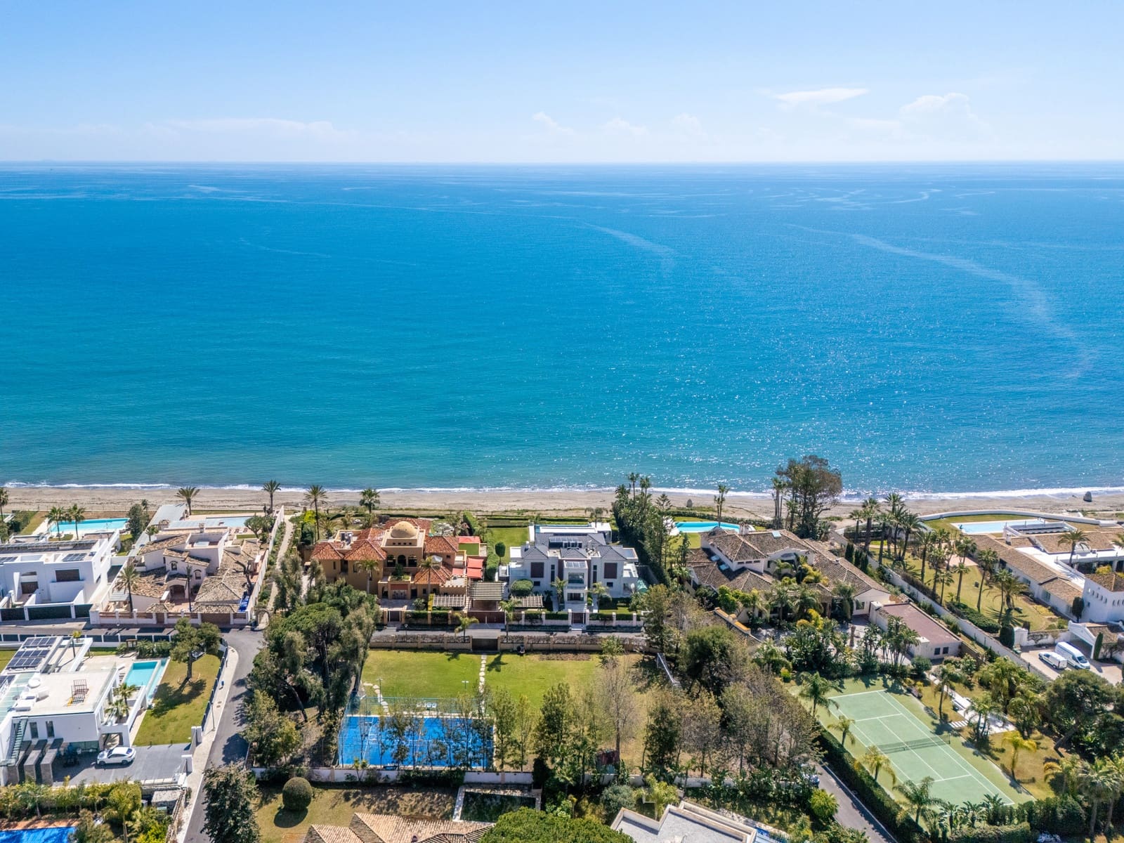 Building Plot for sale in Estepona - € 2,950,000 (Ref: 9783176)