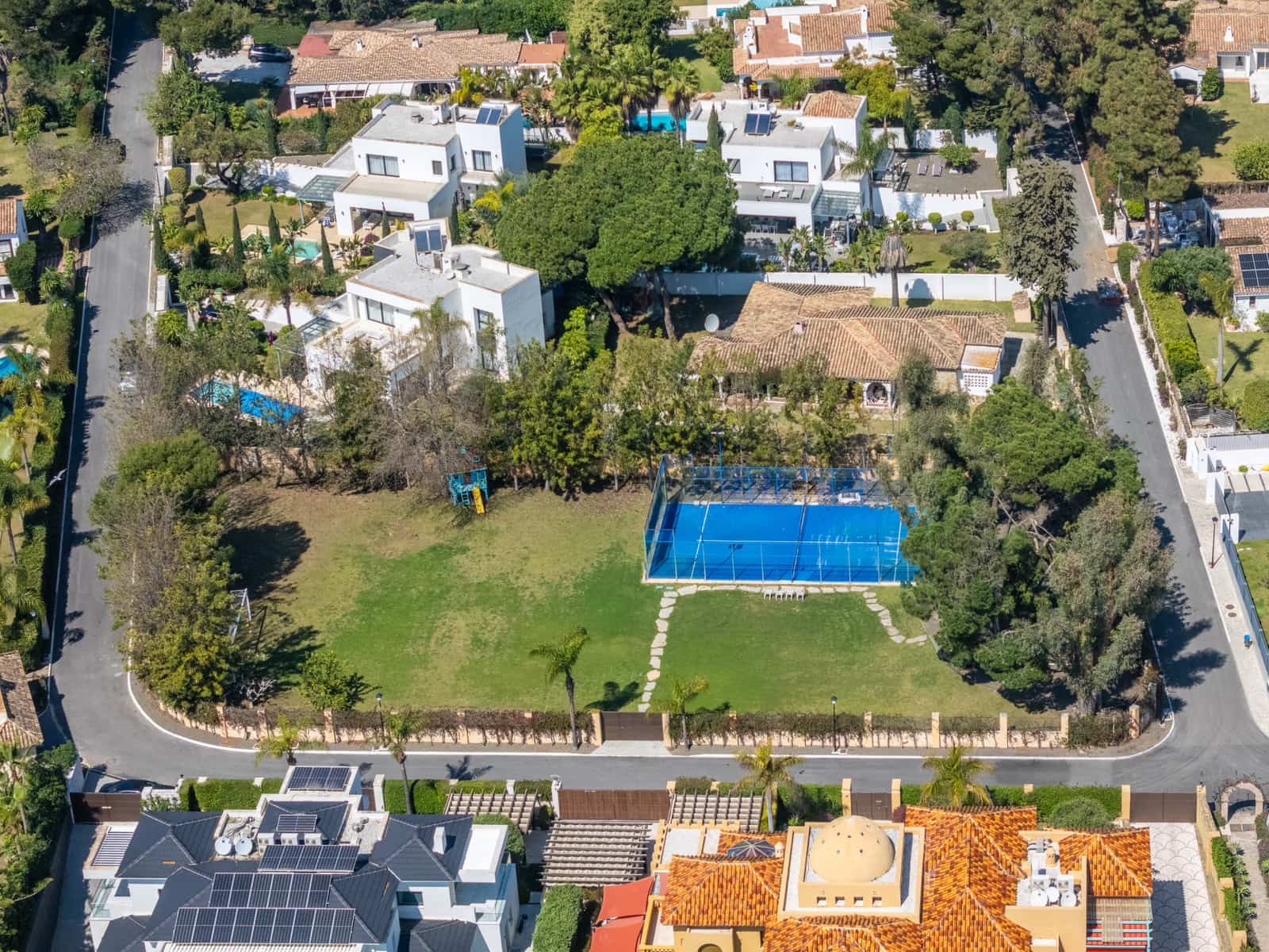 Bouwgrond te koop in Estepona - € 2.950.000 (Ref: 9783176)