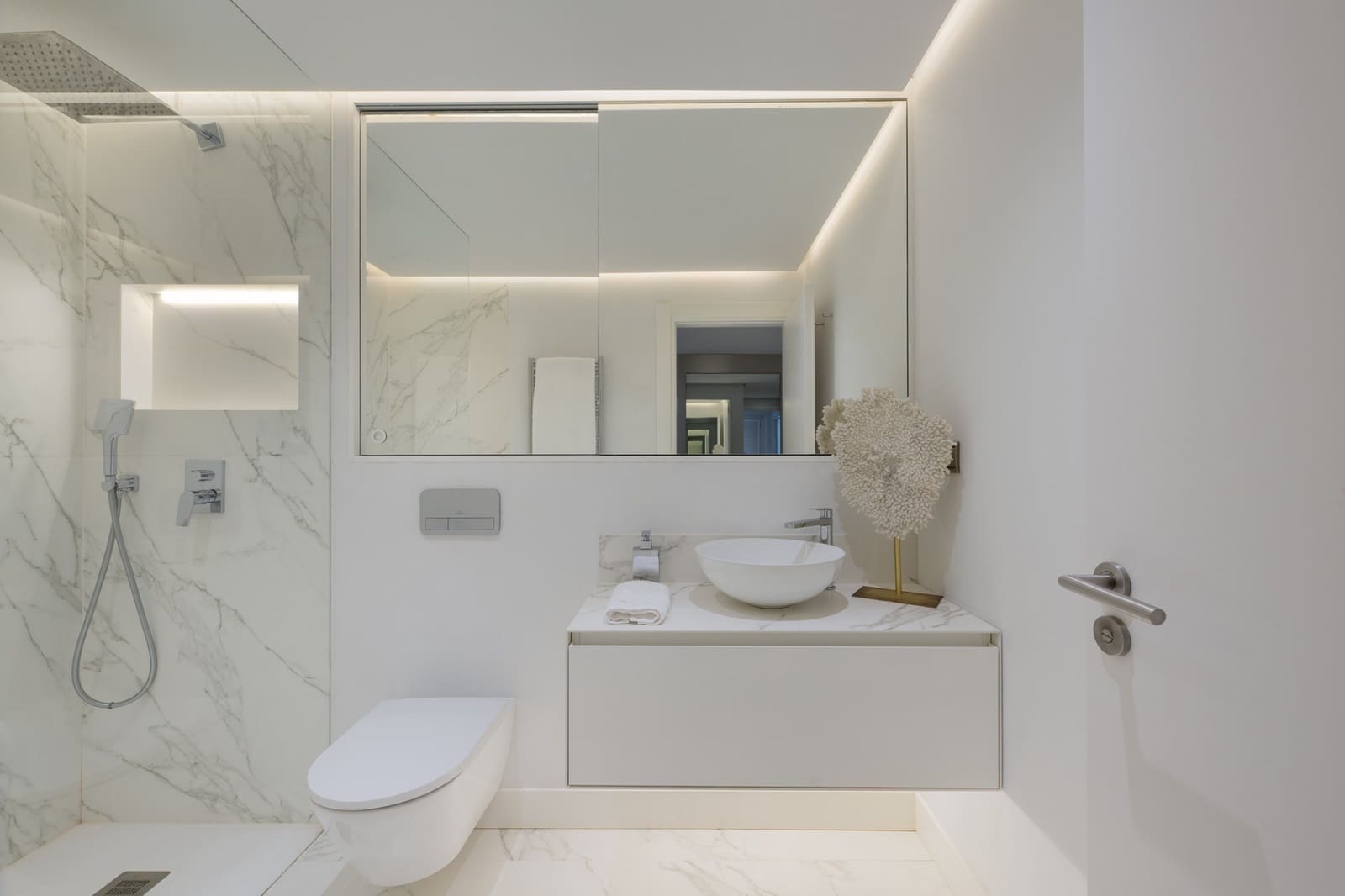 3 bedroom Apartment for sale in Marbella with pool garage - € 4,900,000 (Ref: 9783177)