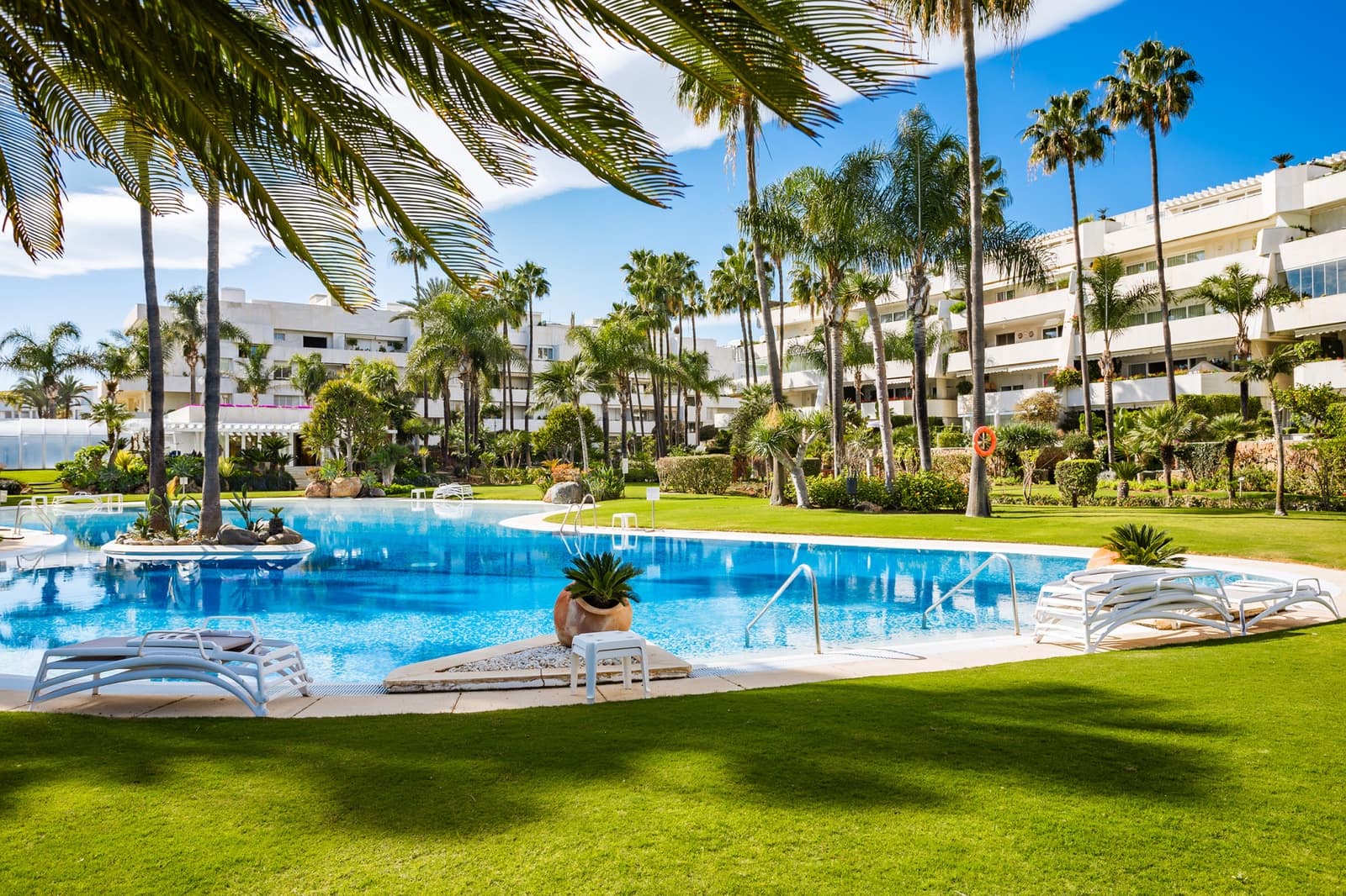 3 chambre Appartement à vendre à Marbella avec piscine garage - 4 900 000 € (Ref: 9783177)