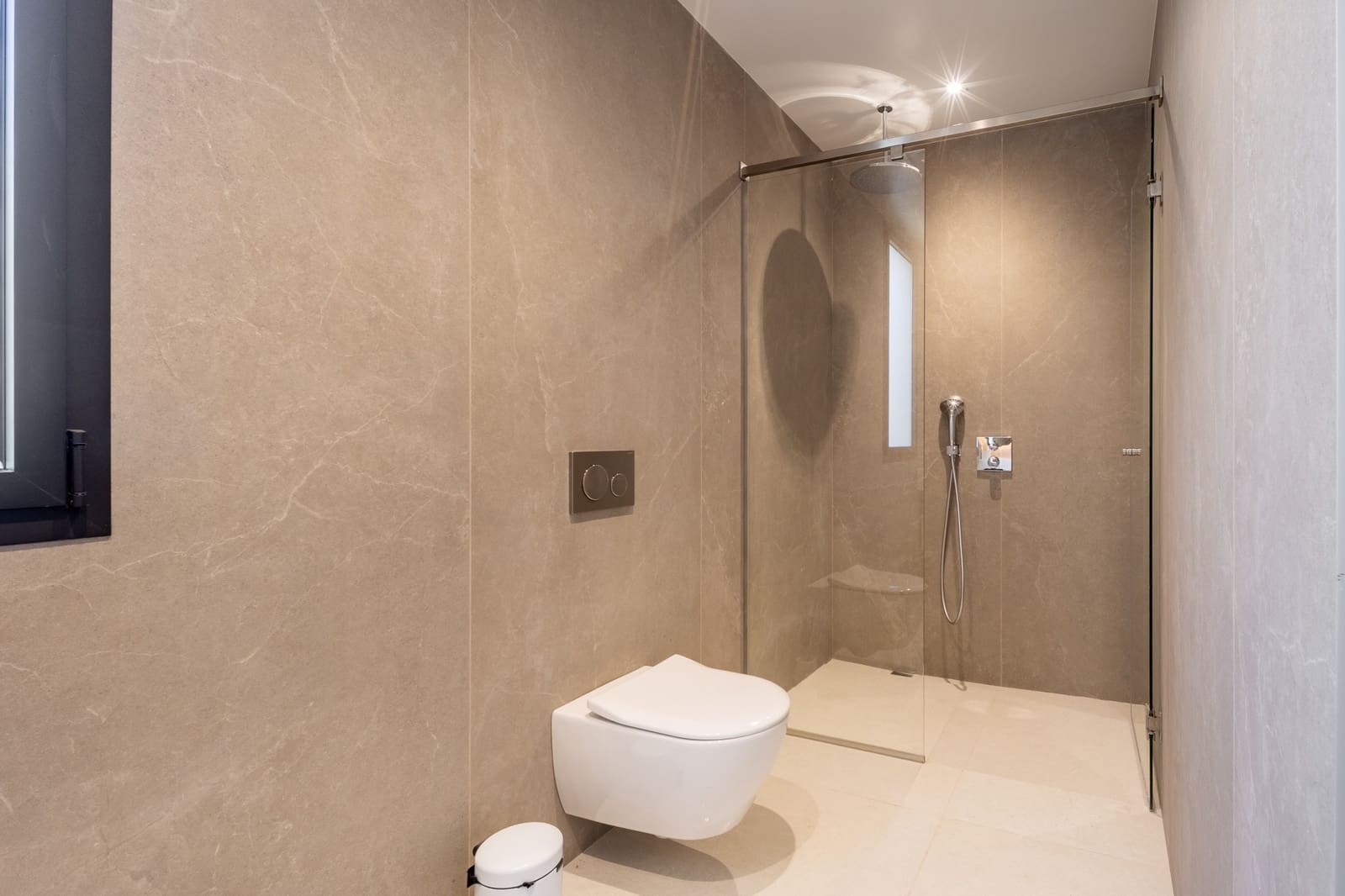 5 bedroom Villa for sale in Marbella with pool garage - € 3,095,000 (Ref: 9788256)