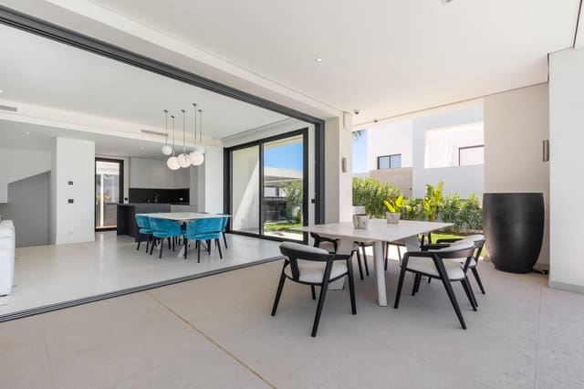 5 sypialnia Willa na sprzedaż w Marbella z basenem garażem - 3 095 000 € (Ref: 9788256)