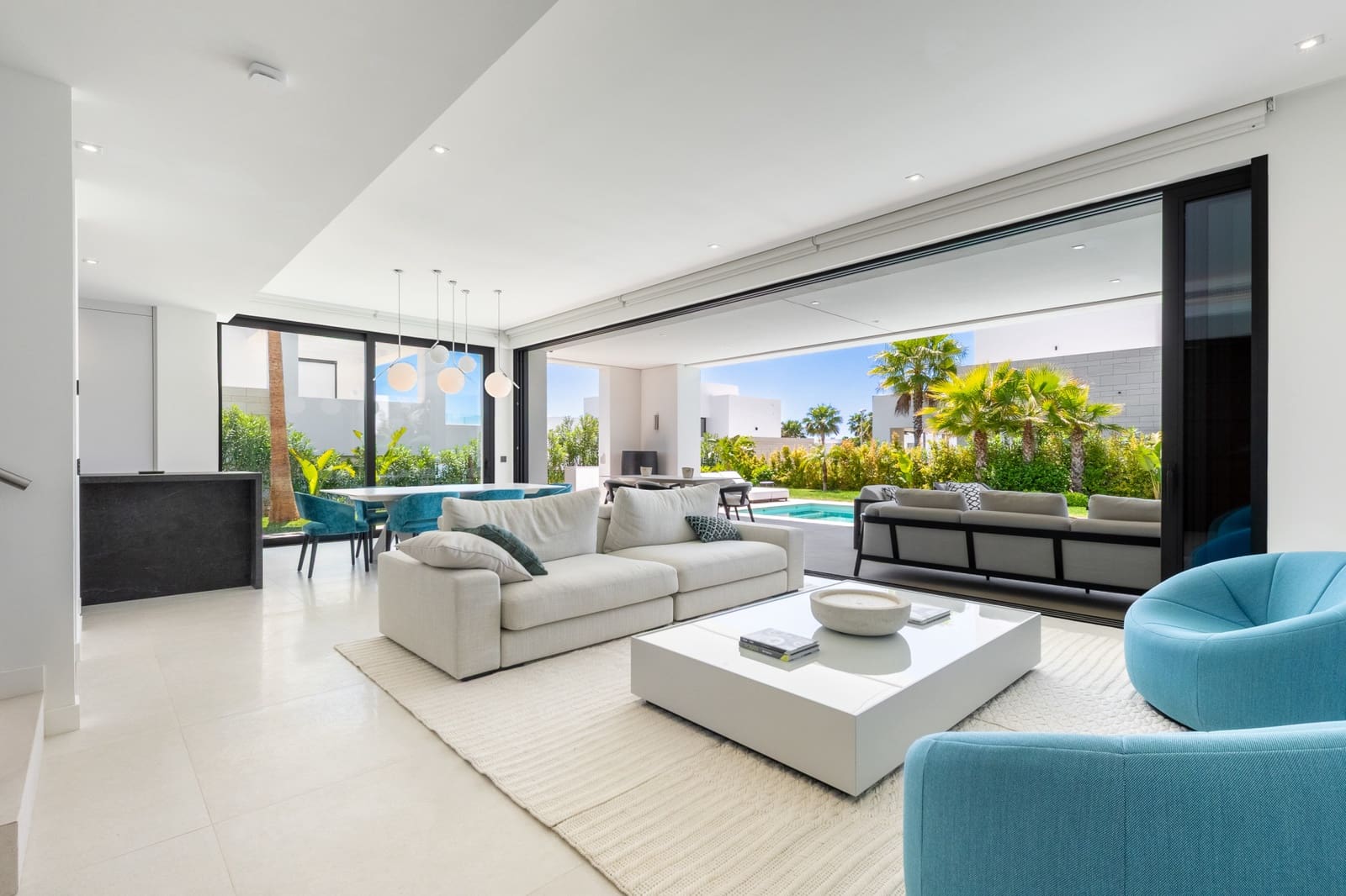 5 bedroom Villa for sale in Marbella with pool garage - € 3,095,000 (Ref: 9788256)