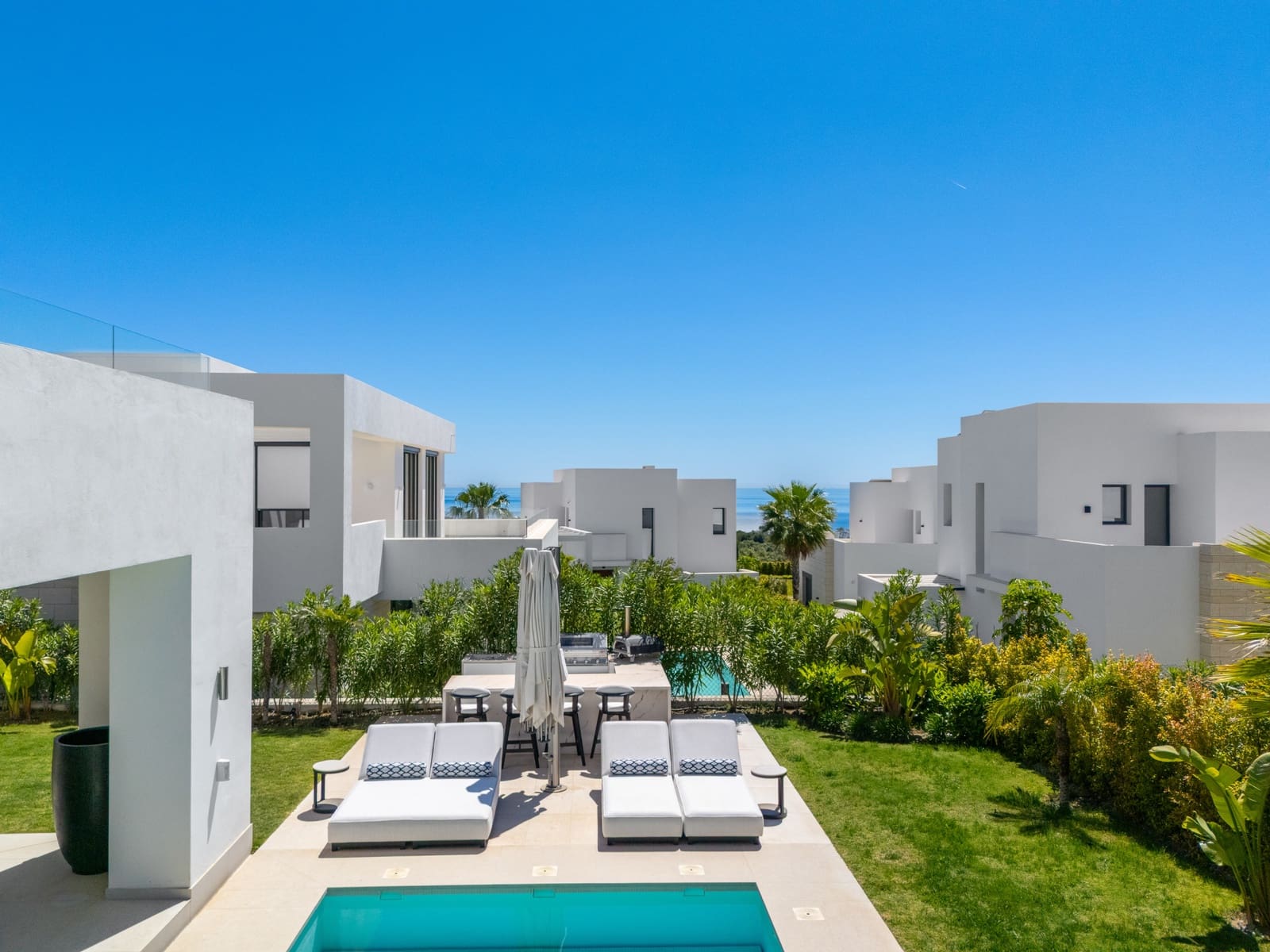 5 bedroom Villa for sale in Marbella with pool garage - € 3,095,000 (Ref: 9788256)