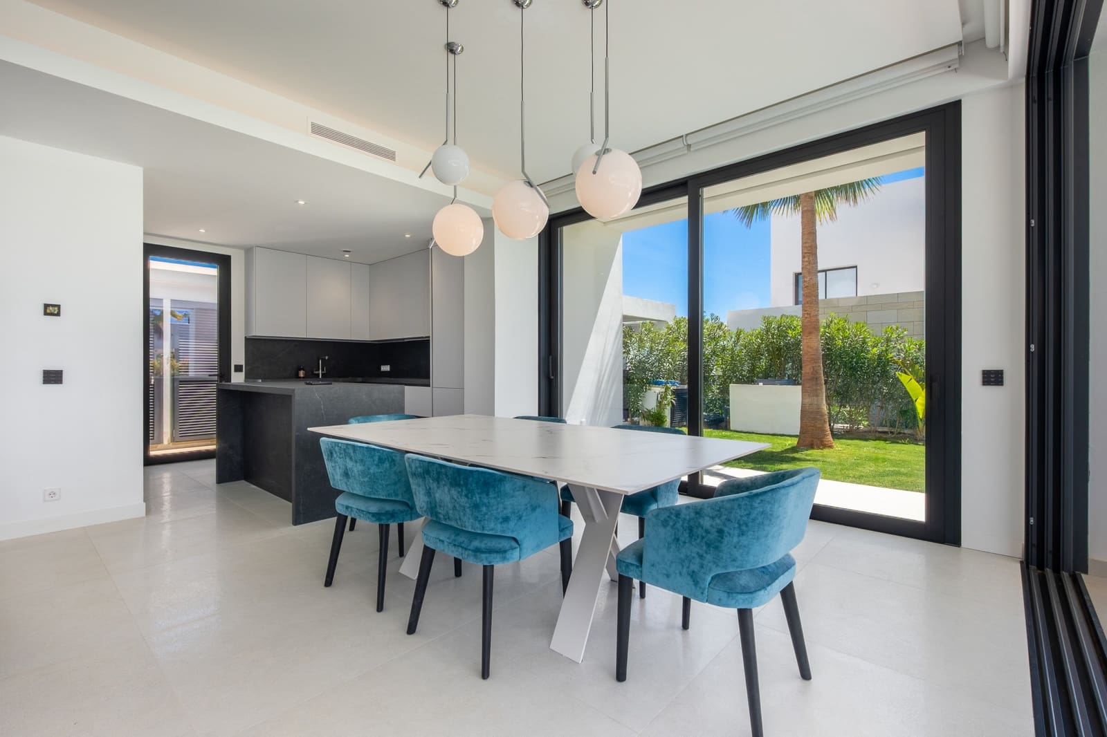 5 soveværelse Villa til salg i Marbella med swimmingpool garage - € 3.095.000 (Ref: 9788256)