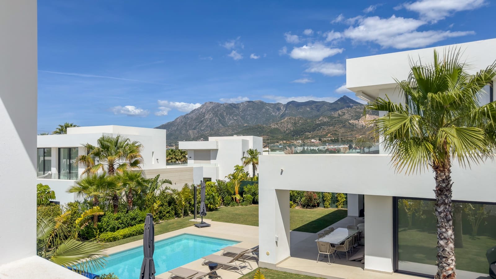 5 soveværelse Villa til salg i Marbella med swimmingpool garage - € 3.095.000 (Ref: 9788256)