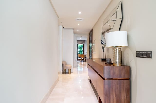 2 soveværelse Lejlighed til salg i Seghers, Estepona med swimmingpool garage - € 1.390.000 (Ref: 9788257)